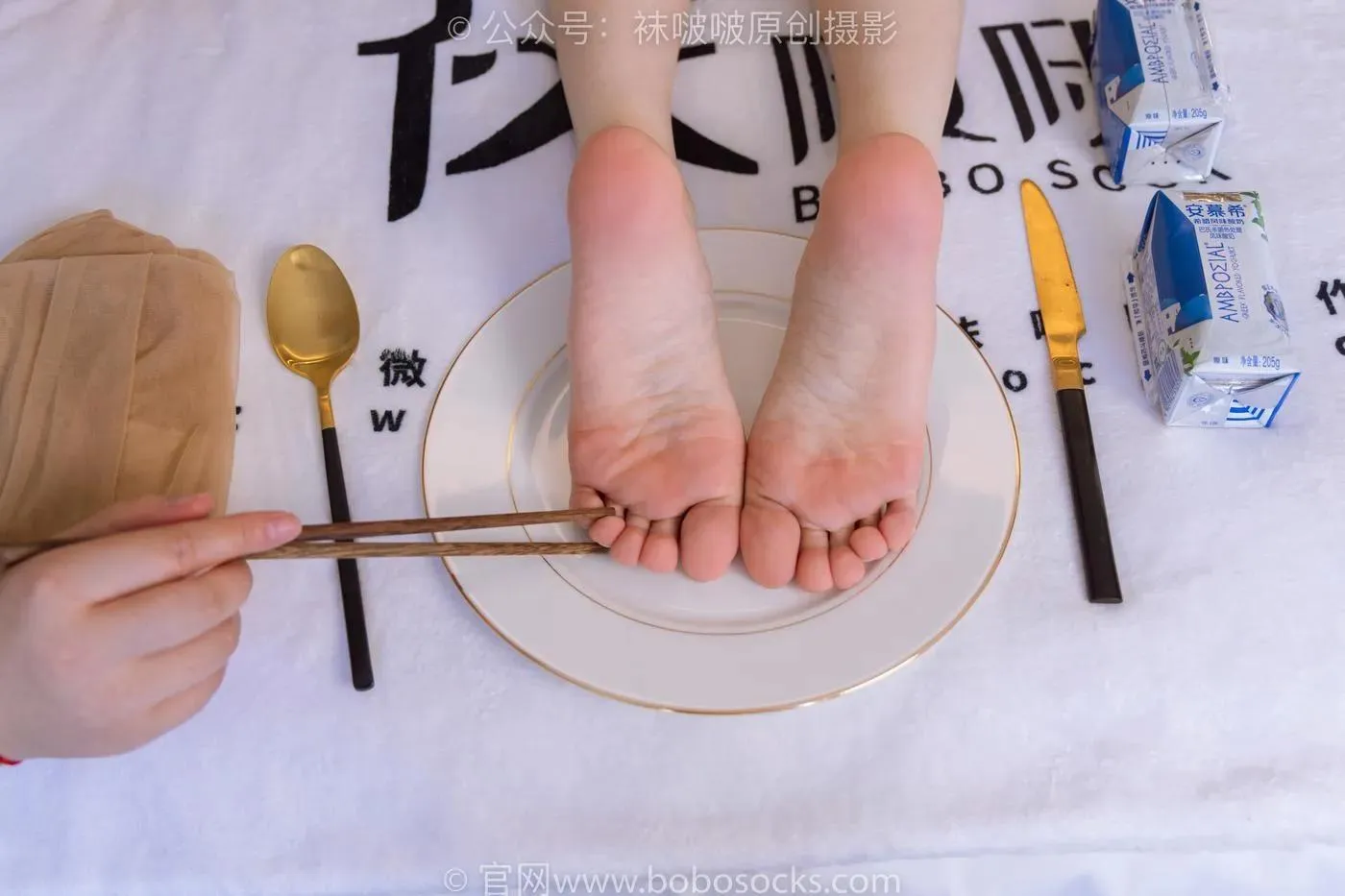 [BoBoSocks袜啵啵]NO.180 苏苏-高跟鞋、肉丝、裸足、踩酸奶剧情 [161P]插图